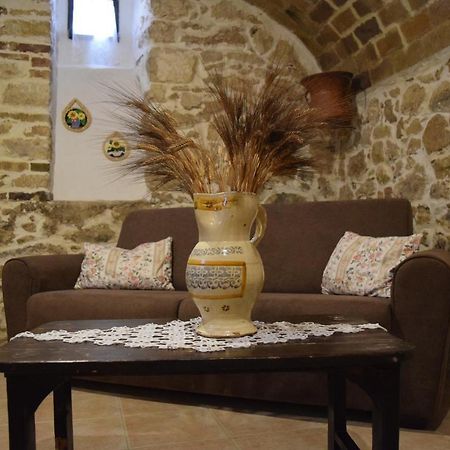 Il Ciavattone Bed And Bike Bed & Breakfast Sulmona Exterior foto